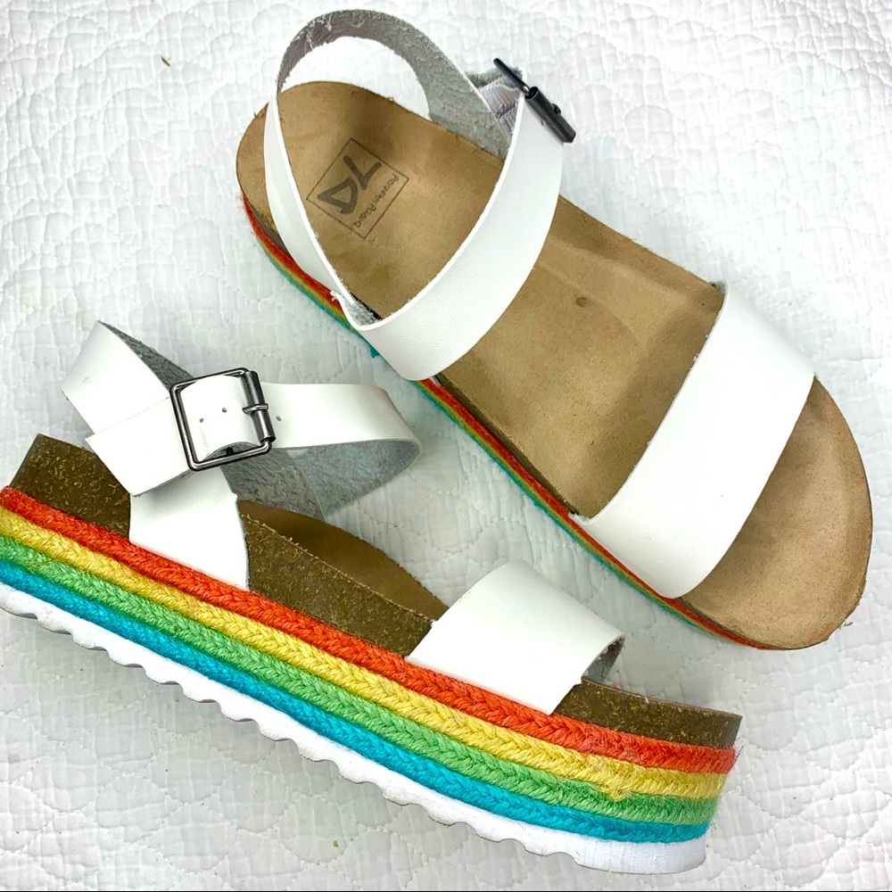 Dirty Laundry Palms Rainbow Sole Espadrilles Platform Sandals Size 9 White